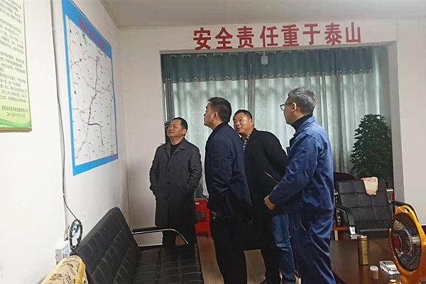 1577932603666827.jpg 商討運(yùn)輸路線.jpg